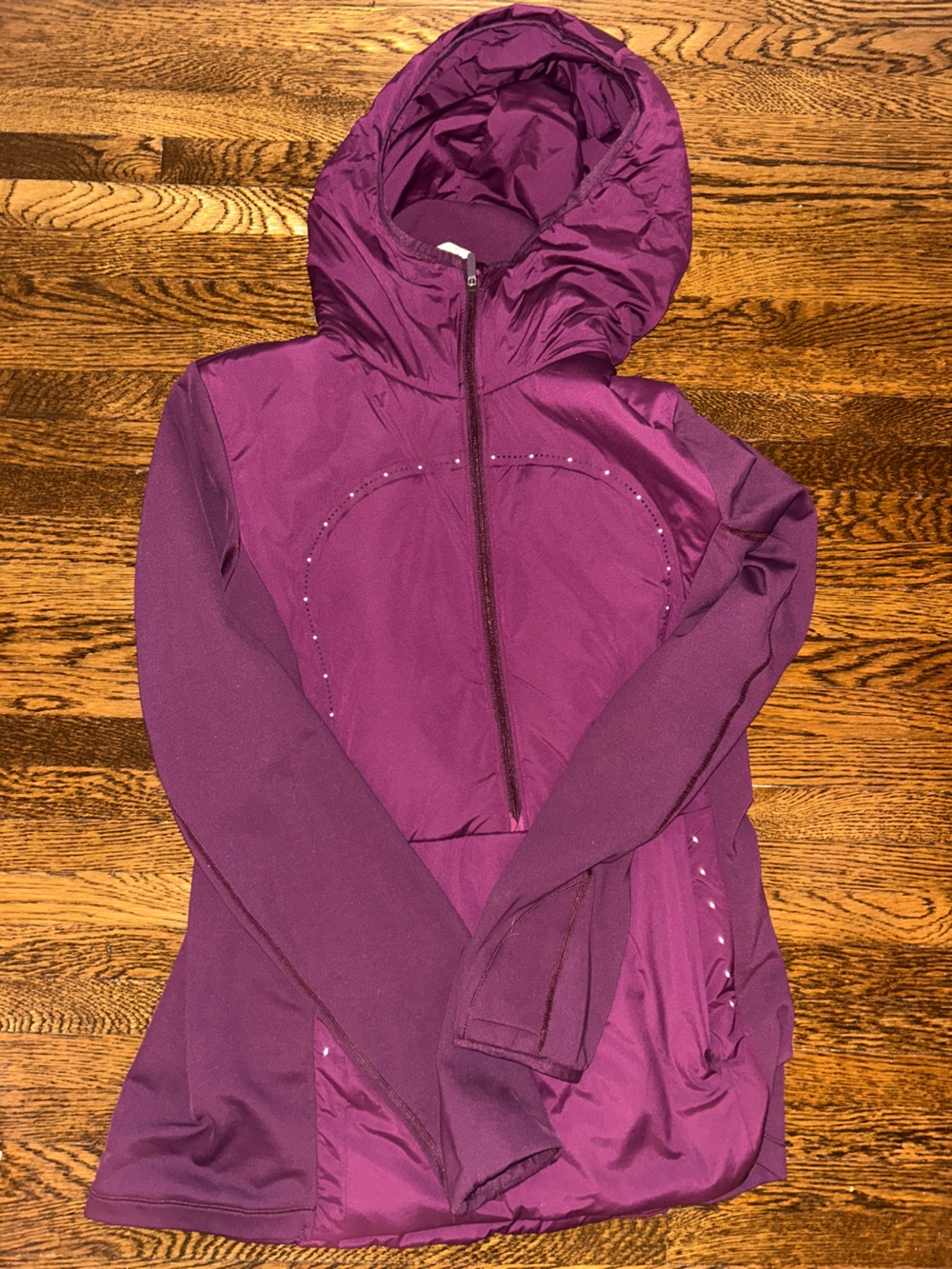 Lululemon Run for Cold Women’s Lightweight Hooded Jacket